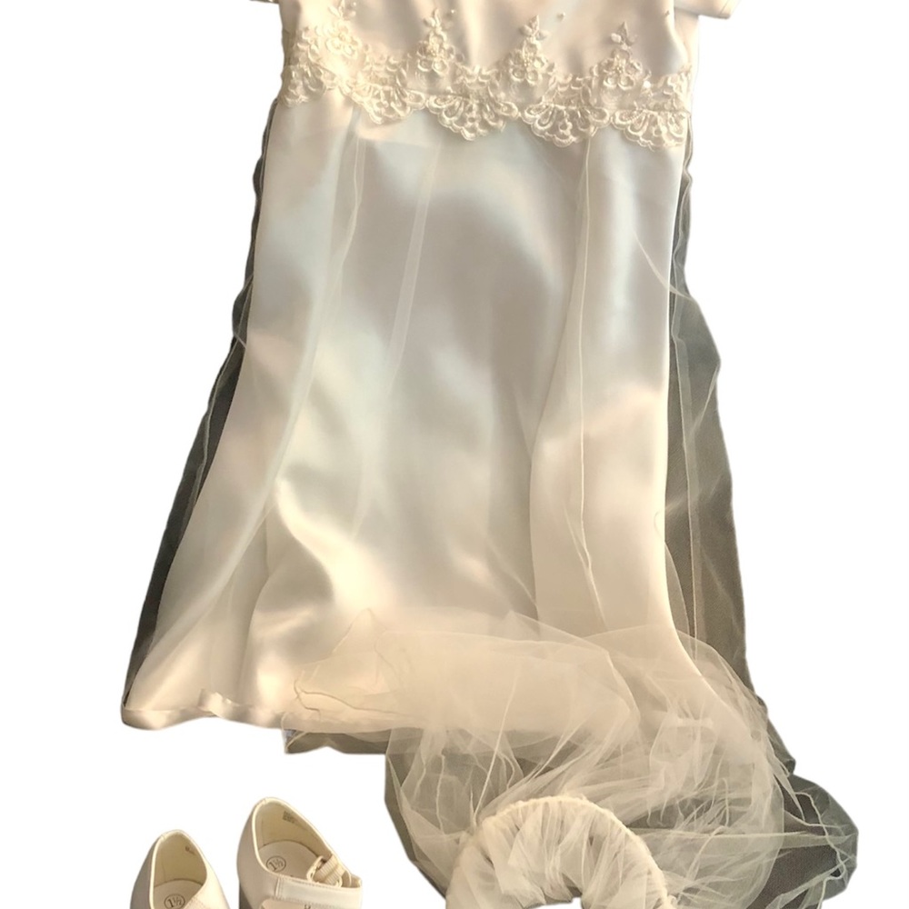 DONATED Girls White Dress with matching veil & shoes.